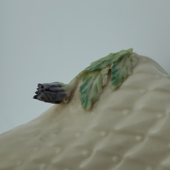 Belleek Ireland Thistle Vase / Belleek Ireland Beautiful Vintage Vase - Picture 3 of 6